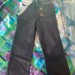 NWT Levis Ribcage Straight Leg Jeans